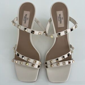 VALENTINO GARAVANI GORGEOUS IVORY ROCK-STUD WEDGE SLIDES SIZE IT 38 / US 38 NIB!
